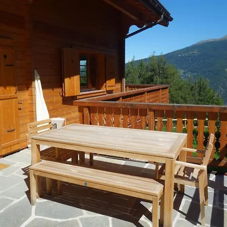 In Les Masses With Storage